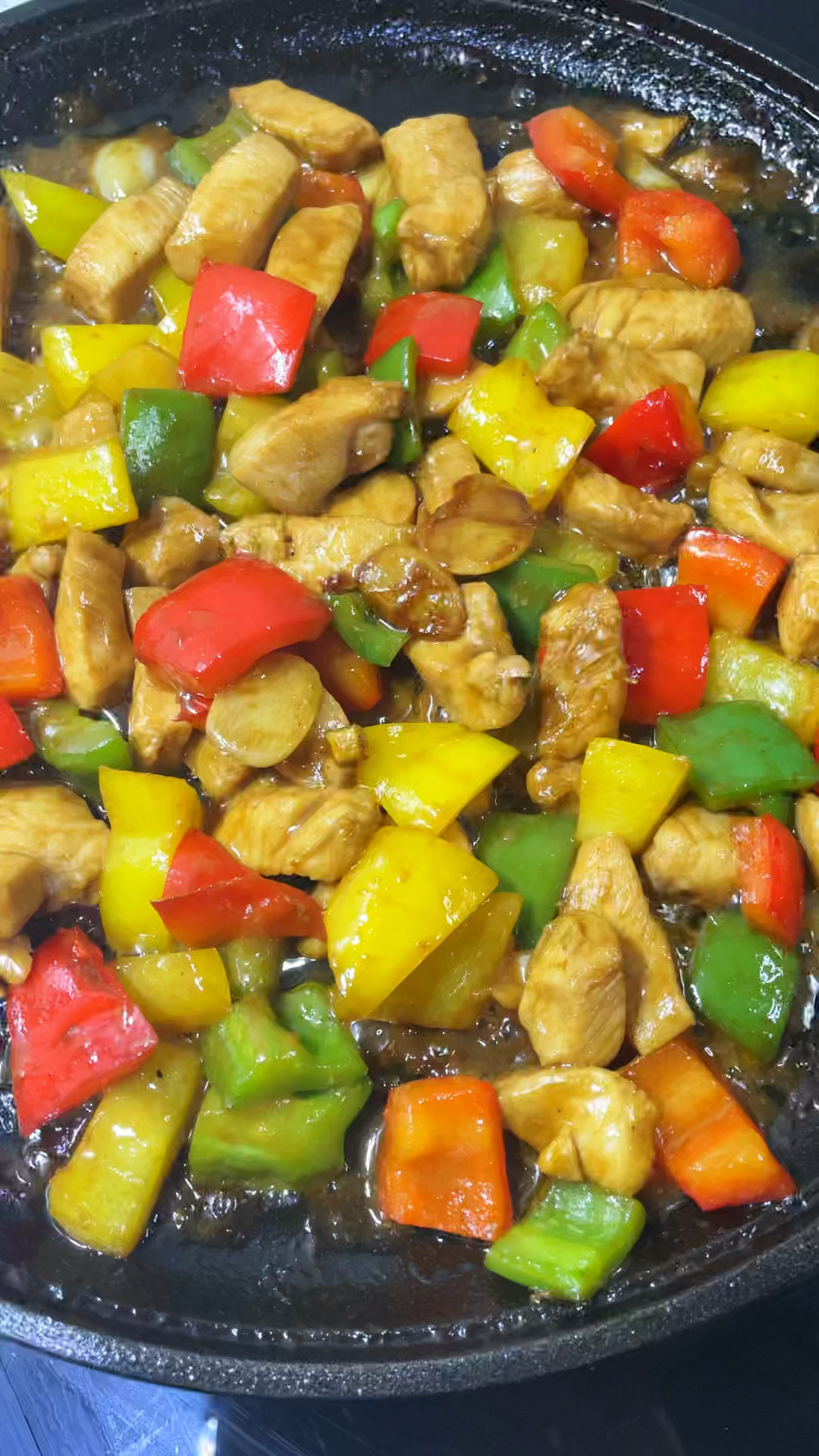 100道简单家常菜谱|香嫩入味的小炒鸡胸肉,做法巨简单!