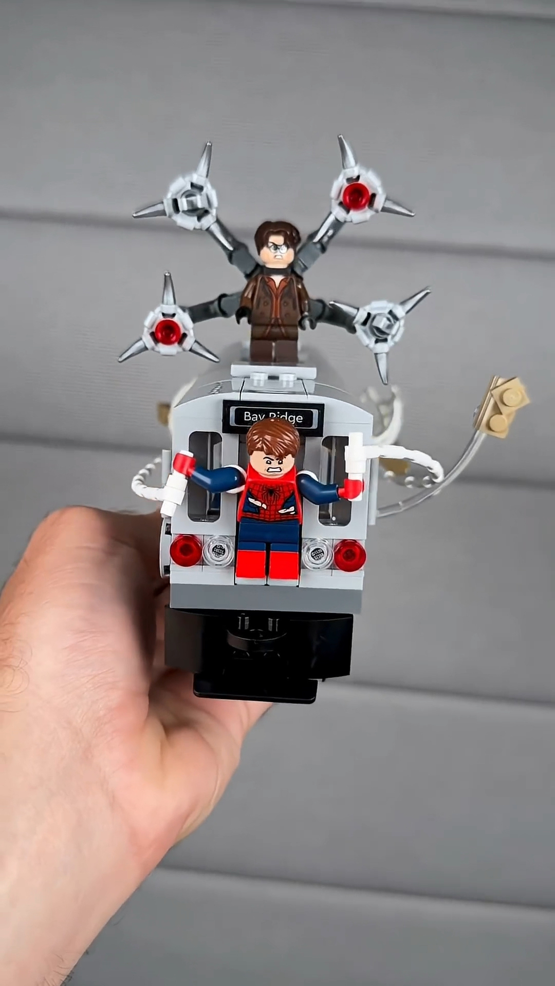 乐高漫威系列76321蜘蛛侠大战章鱼博士地铁