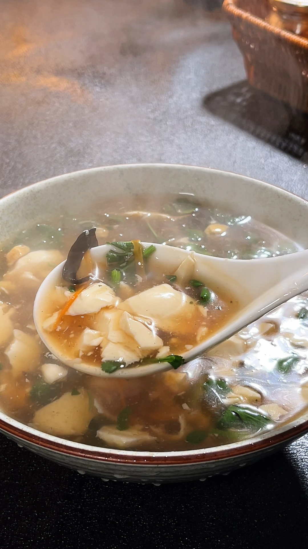过年吃的太油腻,就想喝一碗酸辣豆腐脑,酸酸辣辣的开胃又解腻