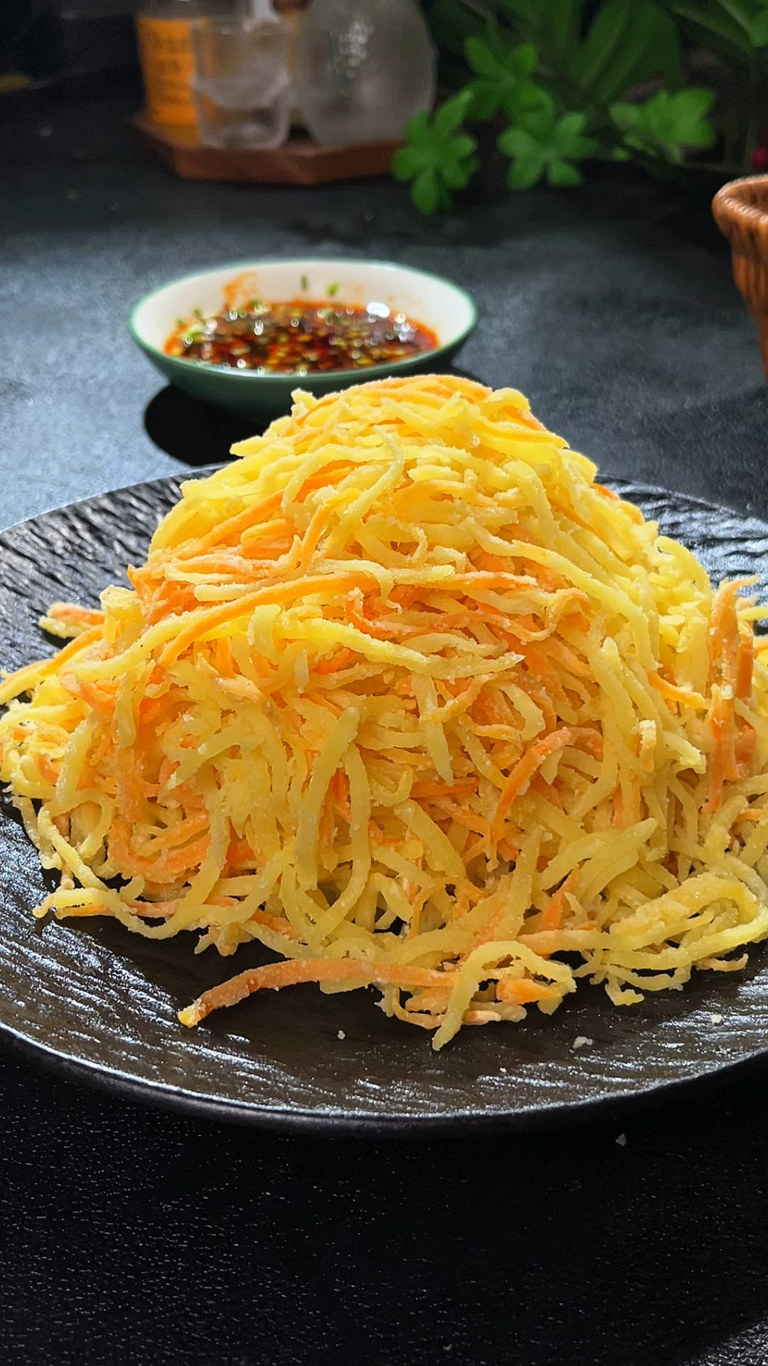 想吃蒸菜你就像我这样做,蒸出来不粘不坨,松软又好吃