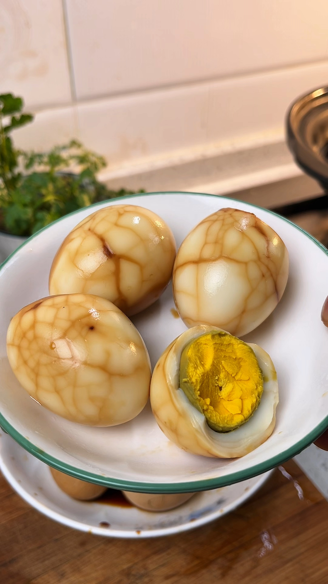 这样卤的五香茶叶蛋,又香又入味,做法简单,新手小白也能做成功