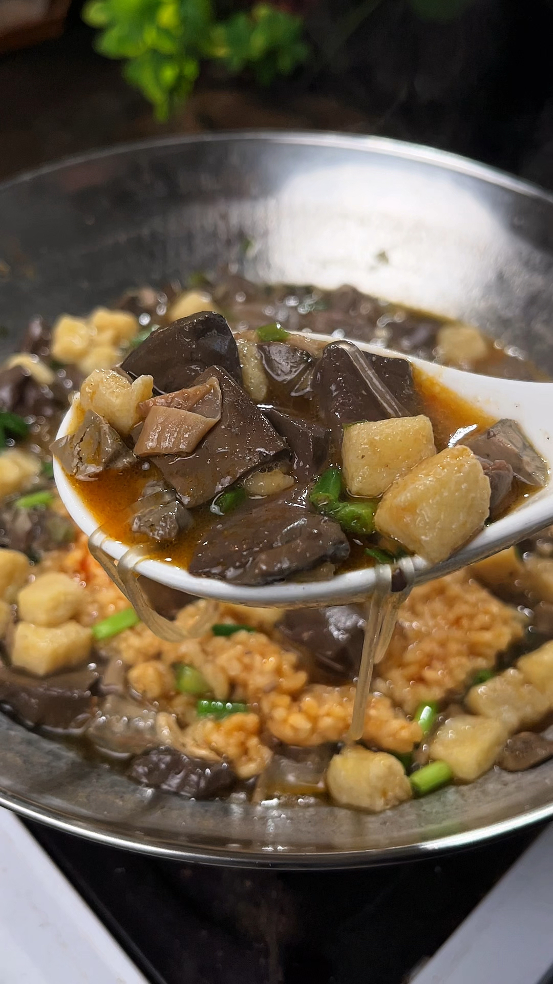 想吃鸭血粉丝汤,在家5分钟就搞定,汤鲜味美,地道南京老味道