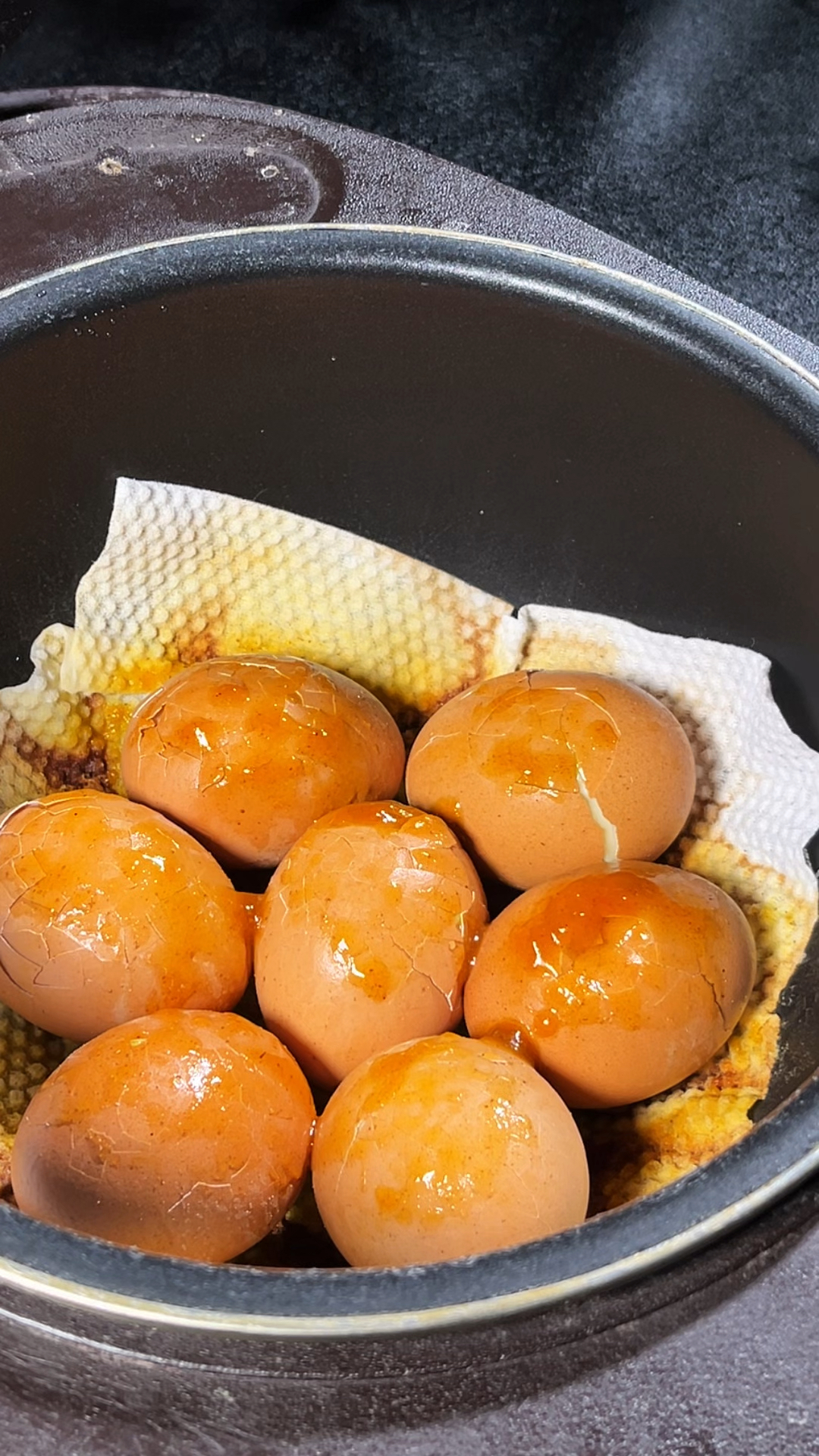 电饭锅就能做的汗蒸房同款盐焗鸡蛋,比水煮蛋好吃太多了