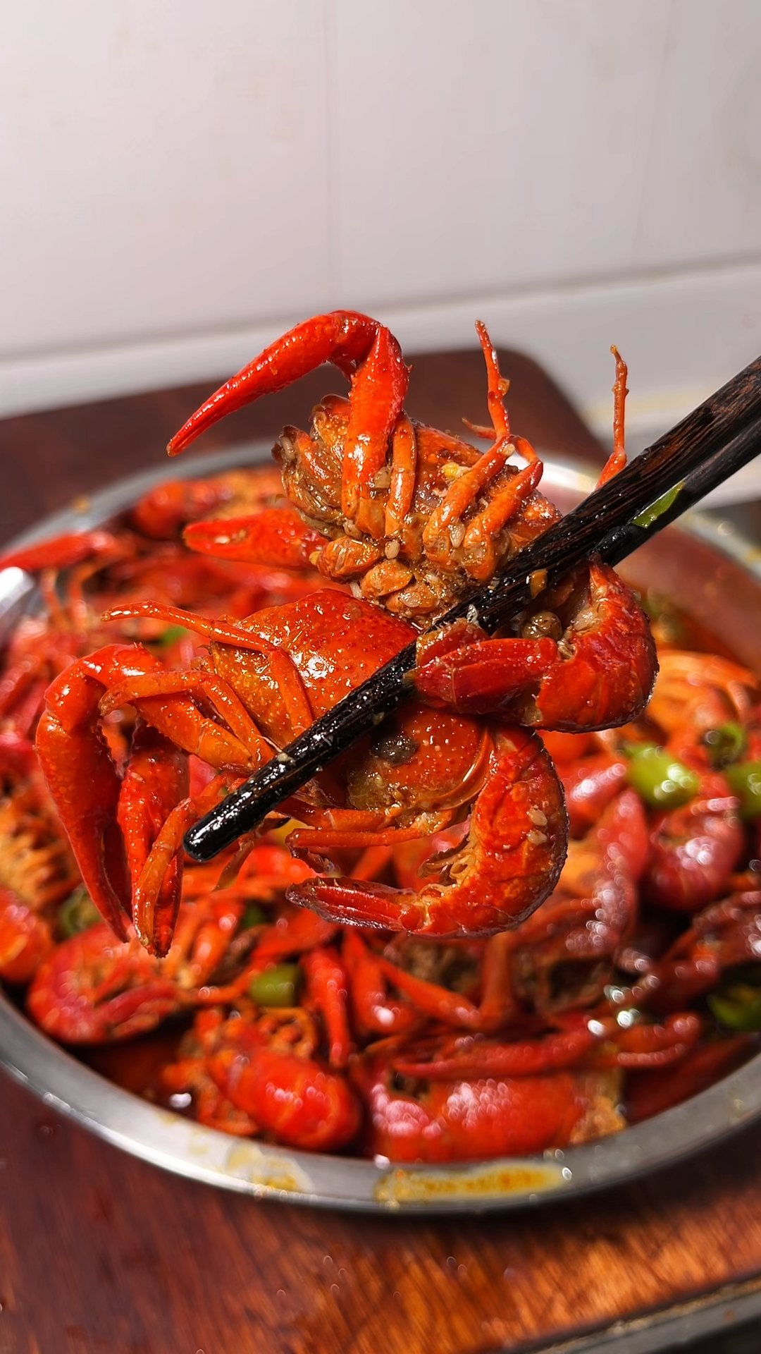 想吃麻辣小龙虾别总去外面吃了,自己在家做,干净实惠又好吃
