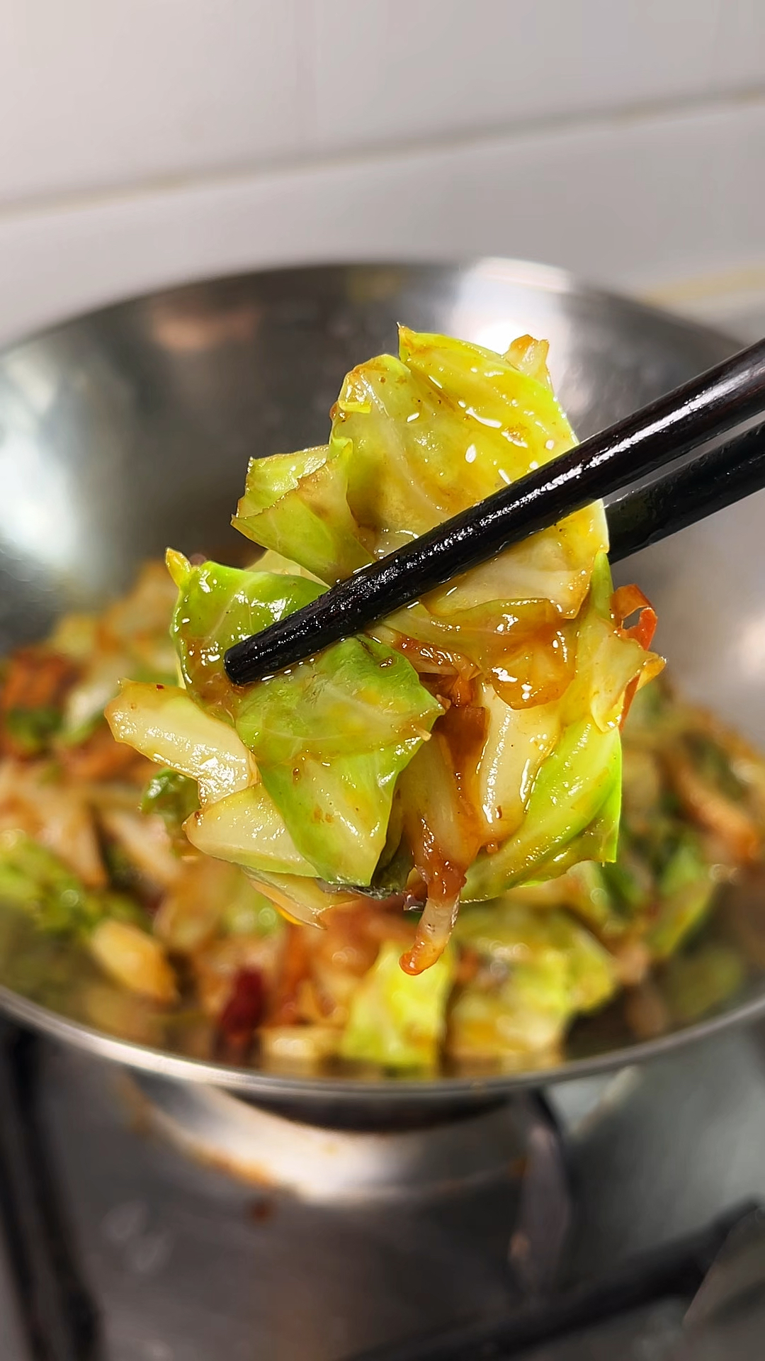 在家也能做出饭店口味的干锅包菜，香辣爽脆，好吃又下饭