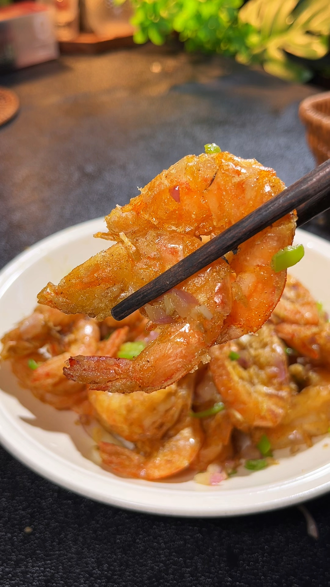 水产店老板娘教我的椒盐虾做法，焦香酥脆，连壳都吃的干干净净