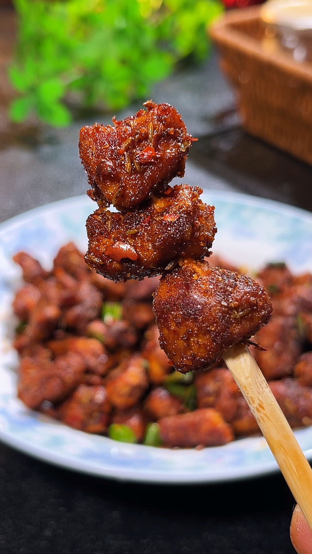 这样做的孜然鸡胸肉,烧烤味浓,比羊肉串还好吃