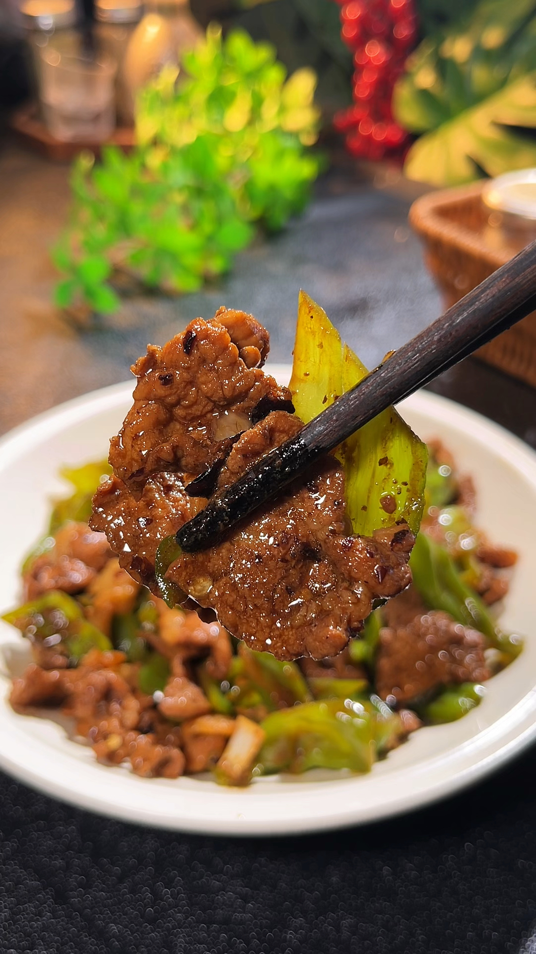 又香又解馋的辣椒炒肉,拌上大米饭能吃三大碗