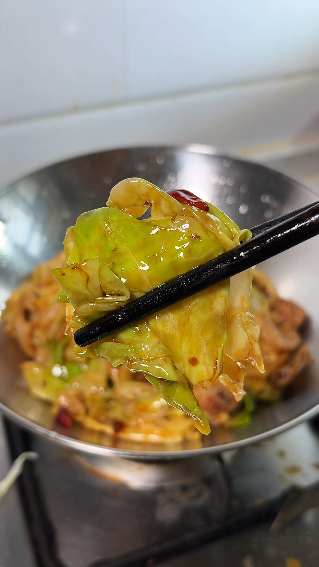 想吃干锅包菜，你就像我这样做，简单两步就能做出饭店的味道