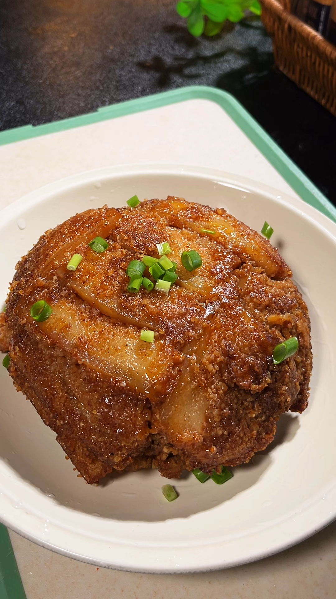 这样做的粉蒸肉，软糯咸香，入口即化，馋的时候来两块，太满足了