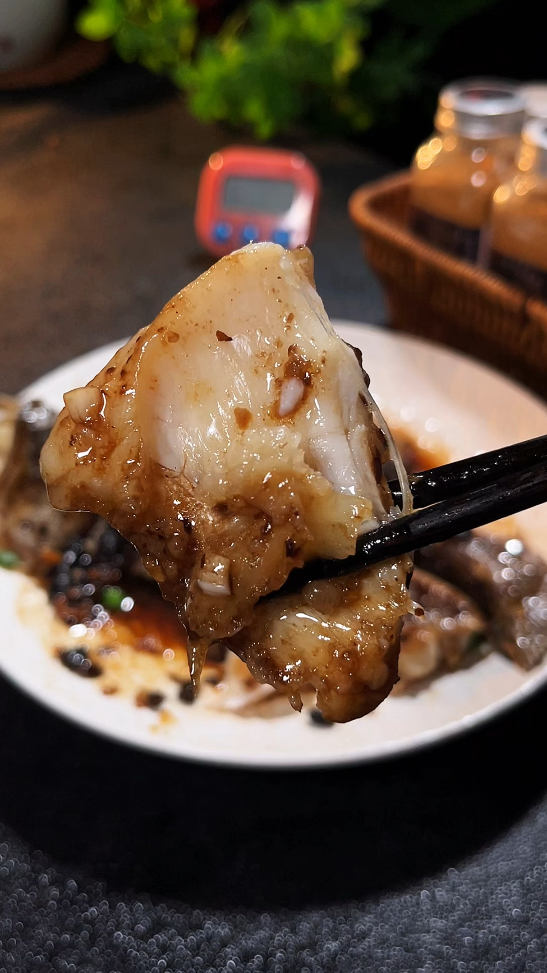 鲈鱼除了清蒸红烧,也可以试试这道豉汁蒸鲈鱼,口味更加丰富