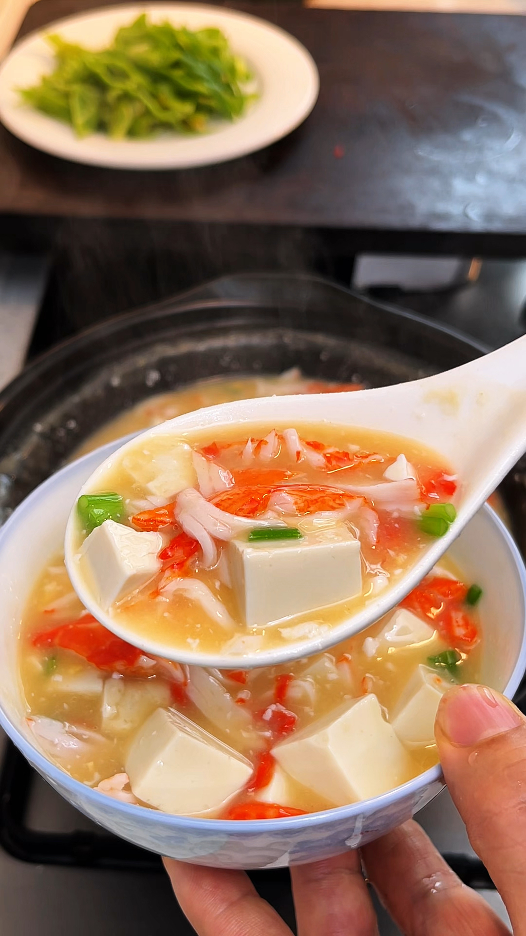 每次做这个蟹柳豆腐煲,汤汁拌饭都能吃两碗