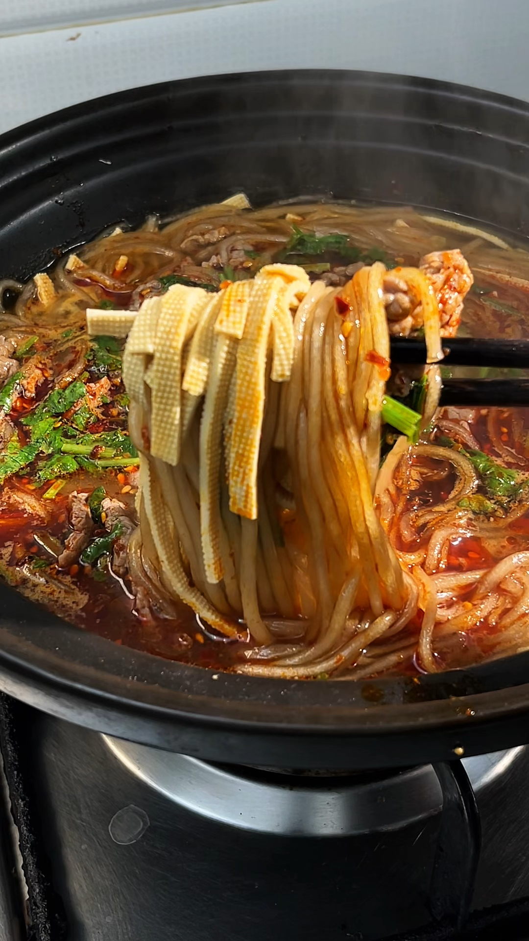 5分钟就能做好的牛肉粉丝汤，和兰州拉面馆里一个味，超级好吃