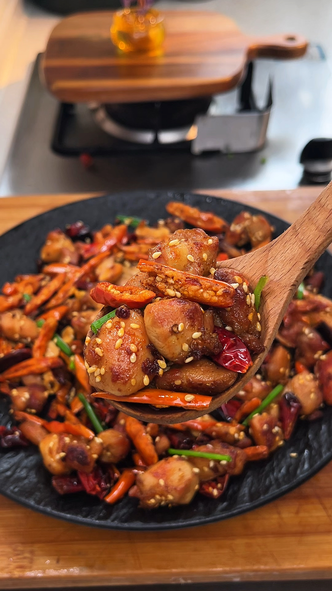 在家就能做出比饭店还好吃的重庆辣子鸡，学会了在也不用出去吃了
