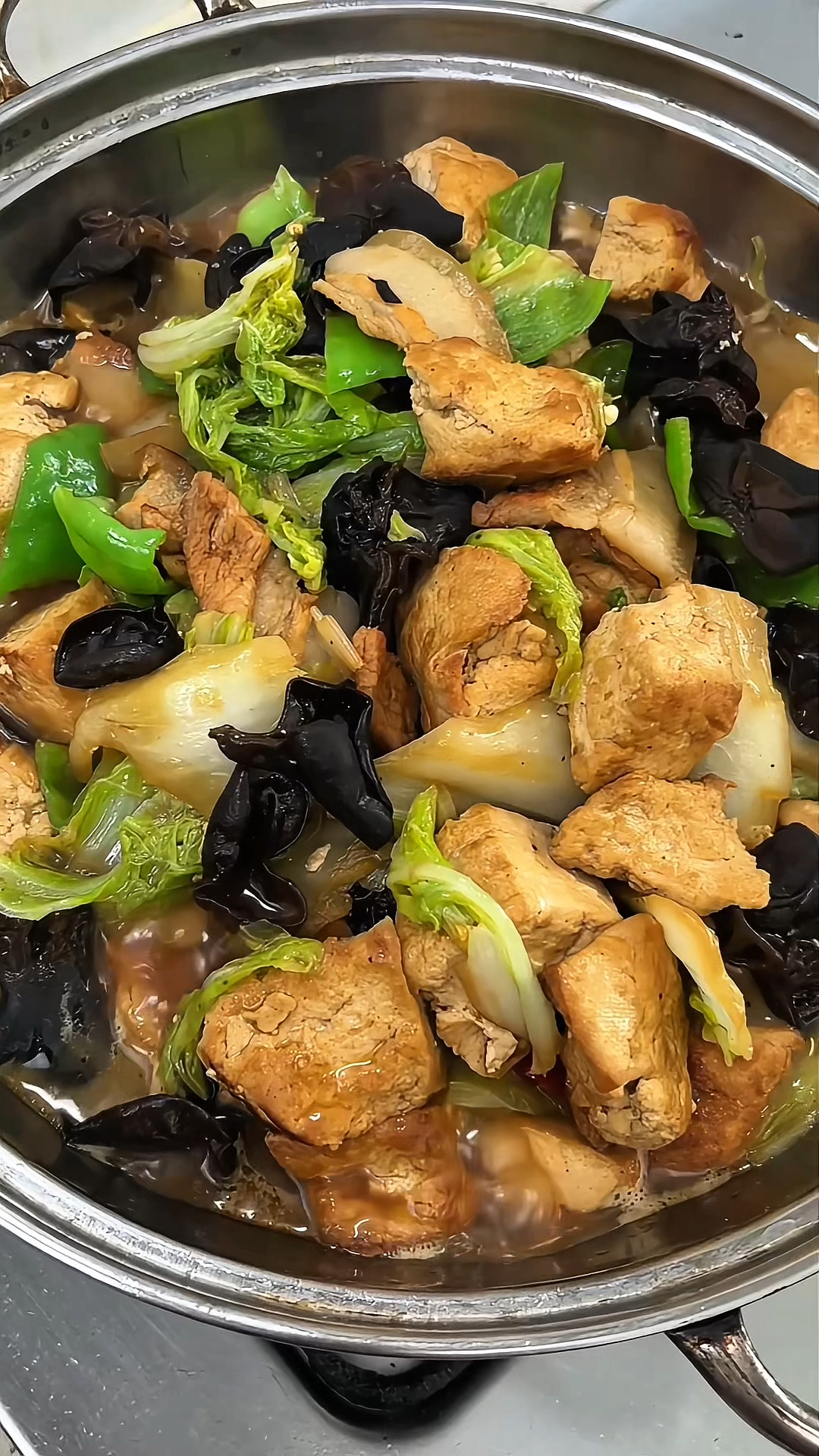 天一冷就想吃这样的大锅菜白菜炖豆腐，做法简单，营养又好吃