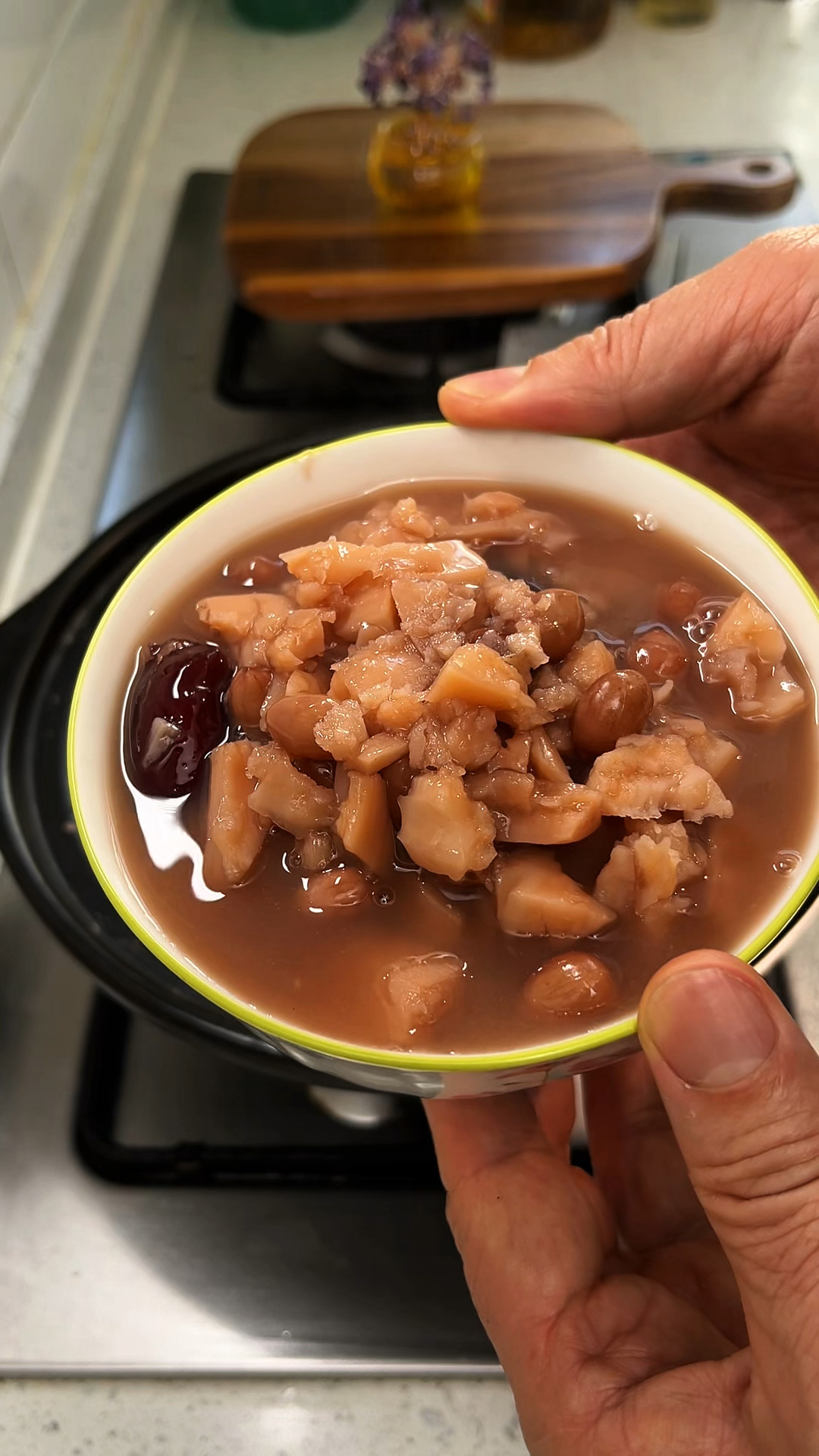 秋冬必吃的滋补美食，老一辈的滋补方，花生红枣莲藕汤，营养好吃