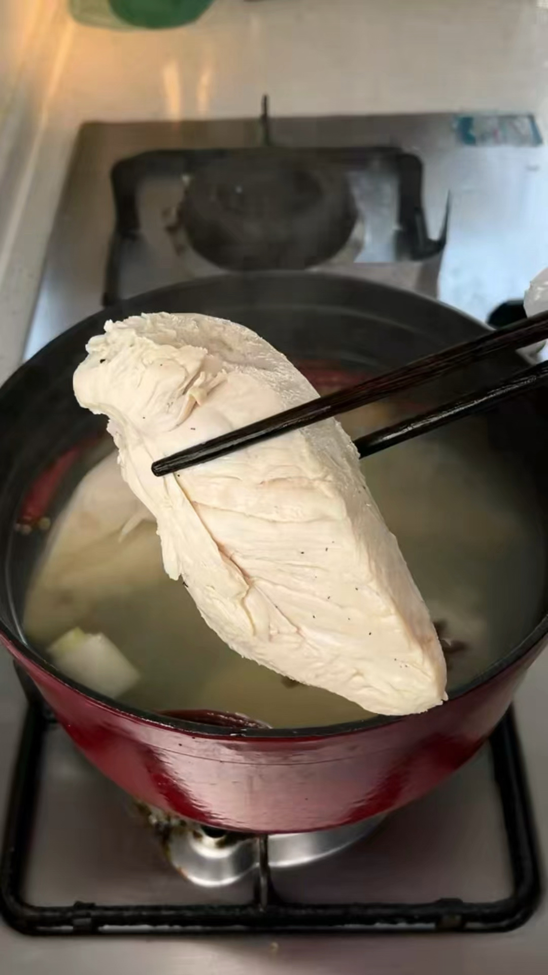 用做盐水鸭的方法做鸡胸肉,做出来鲜嫩多汁,咸香入味,太好吃了