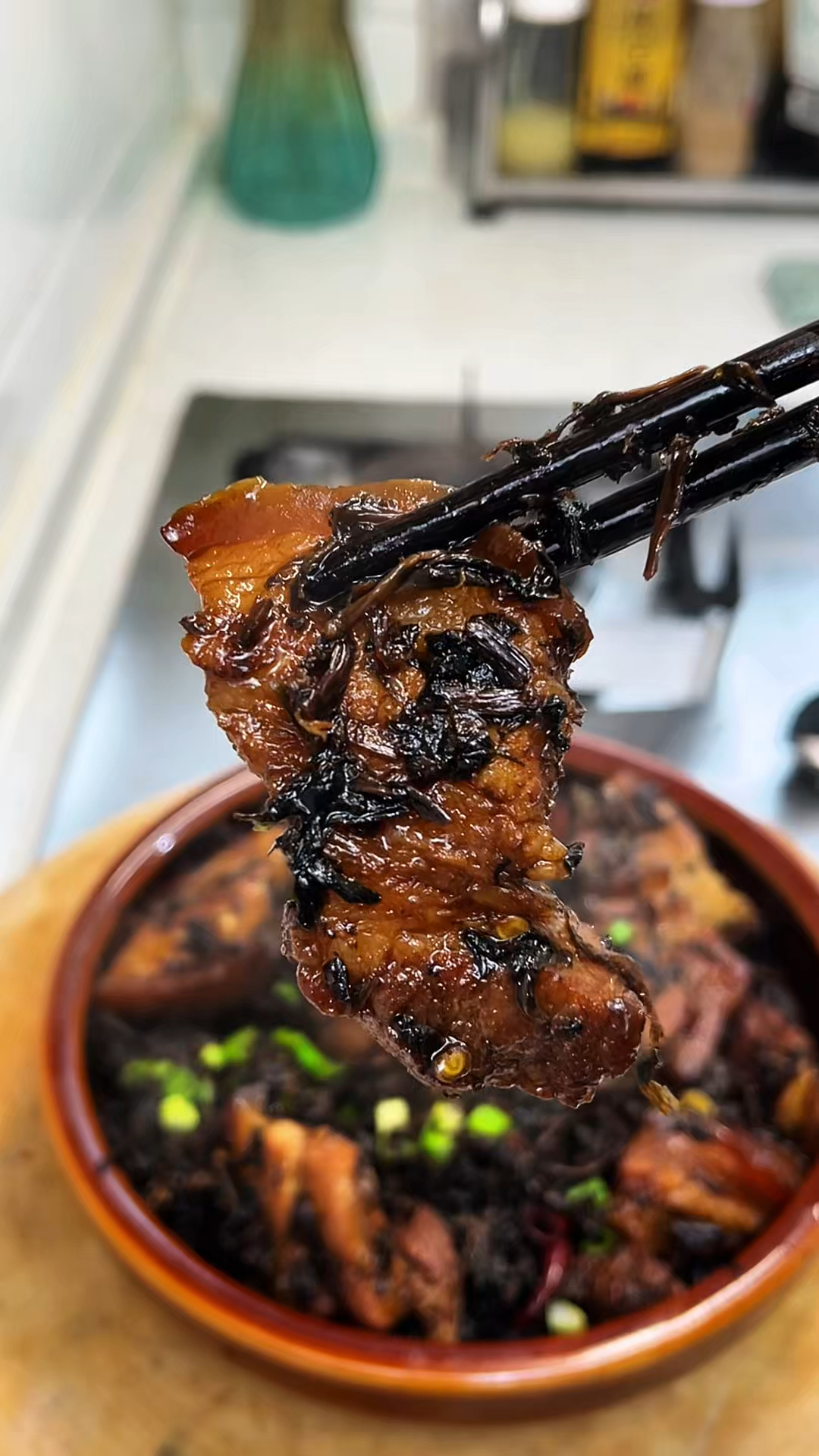 比梅菜扣肉还好吃的梅干菜蒸肉，软软糯糯肥肉不腻，巨好吃