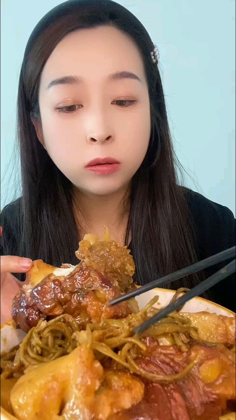 老家拿回来的干豆角丝，这么做太香了