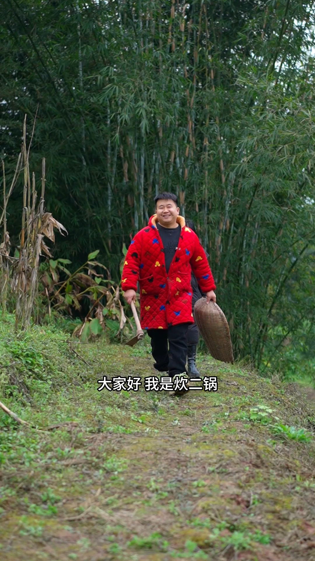 春天来了,又到了吃野菜的季节。今天去坡上撬了些野葱做三吃