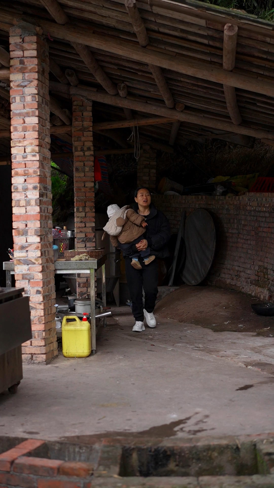 今年的第一顿小龙虾,做个麻辣味的,味道巴适得板