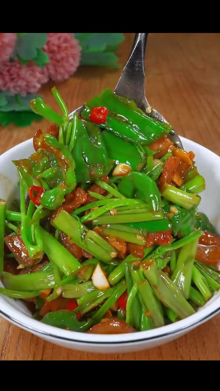 空心菜根炒辣椒,香辣脆爽,做菜我是认真的。