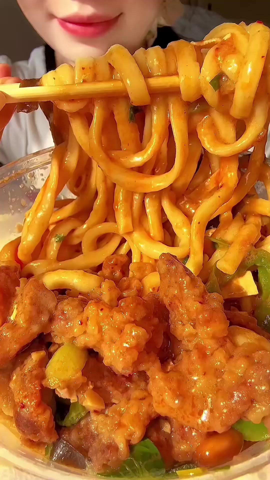 大口吃饭｜今天吃河南砂锅酥肉面贡菜辫子每一口都是大大的满足