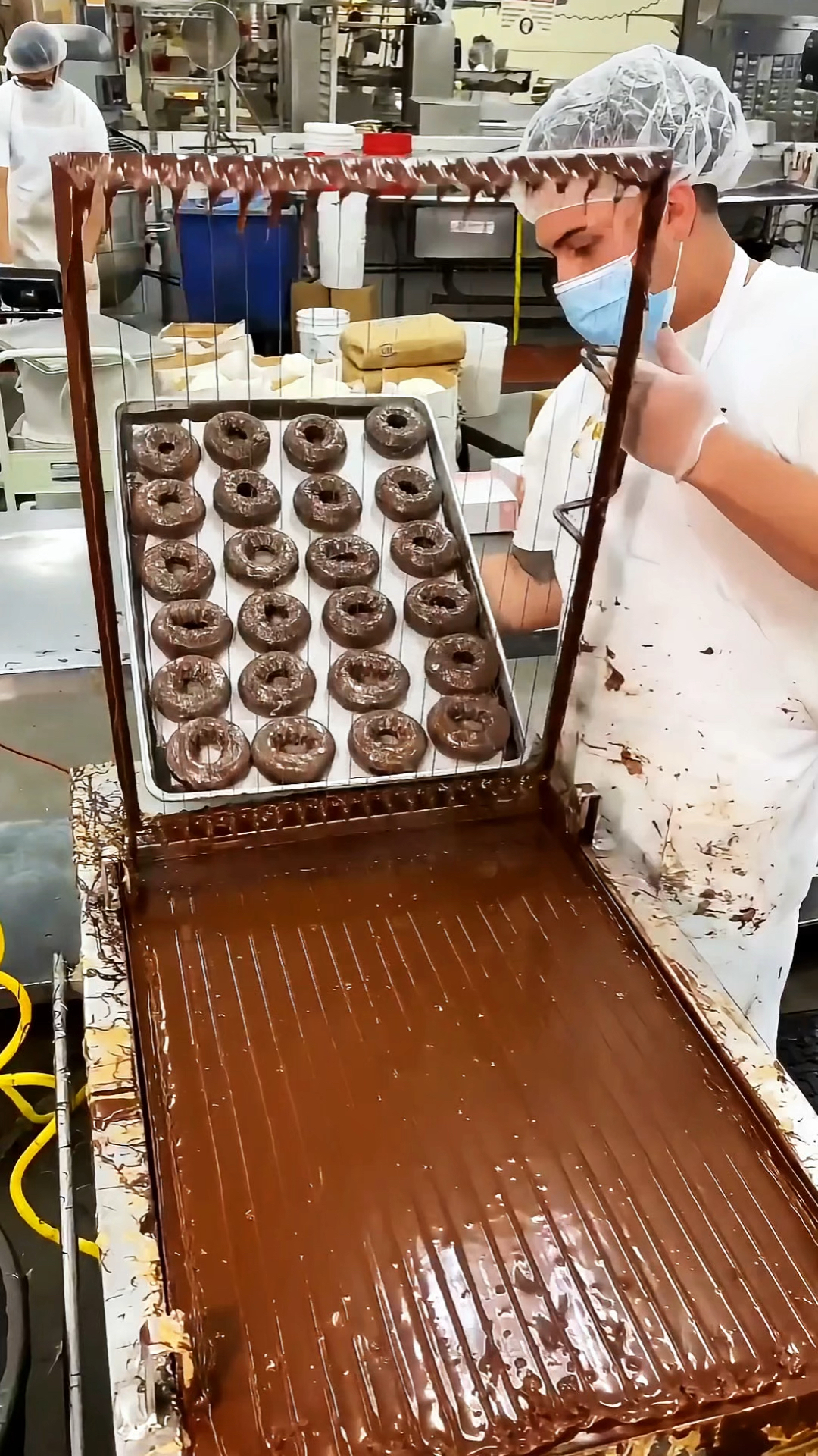 国外的美食甜甜圈,制作过程让人意想不到