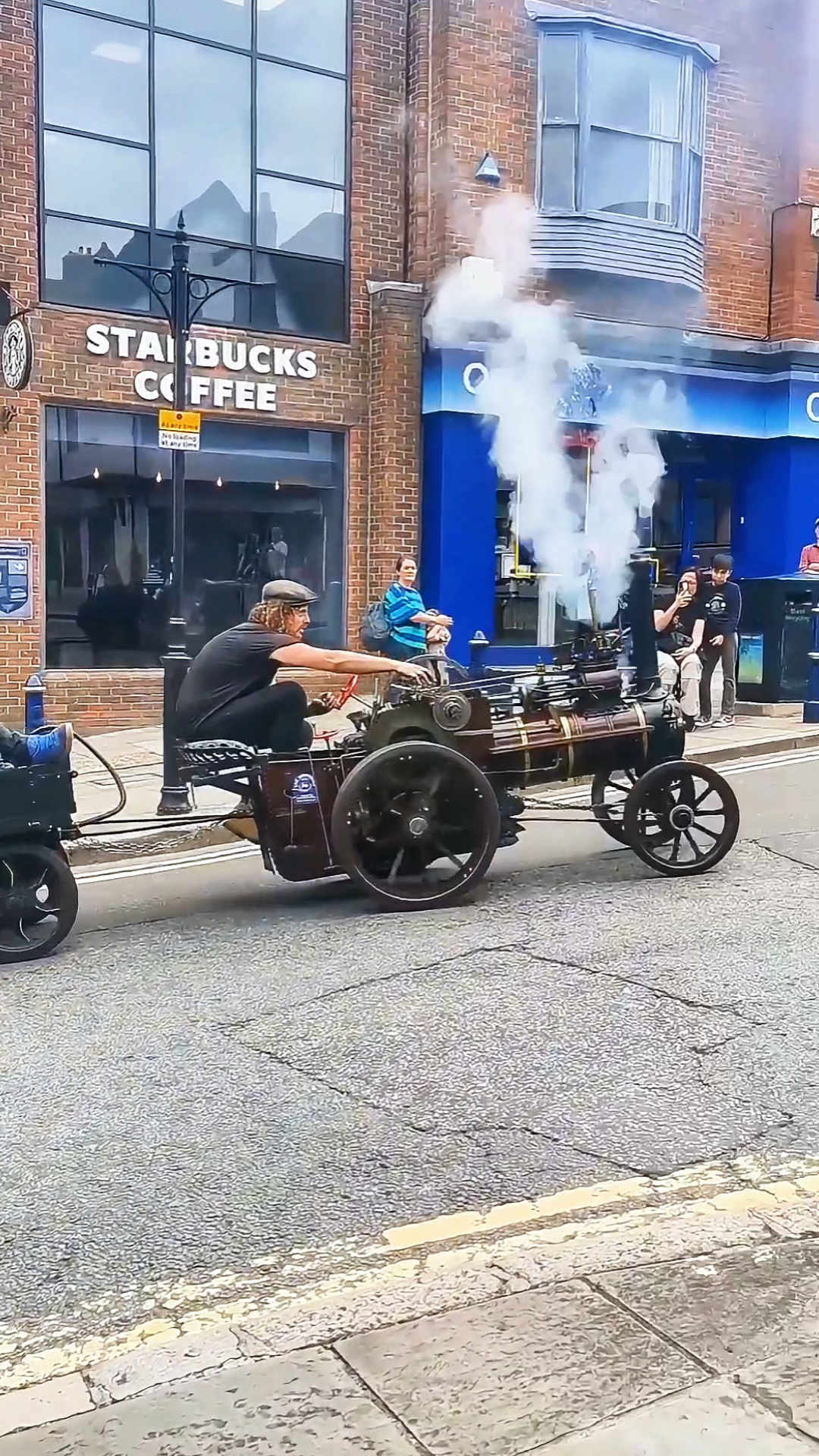国外街头的蒸汽车,看起来真的很拉风