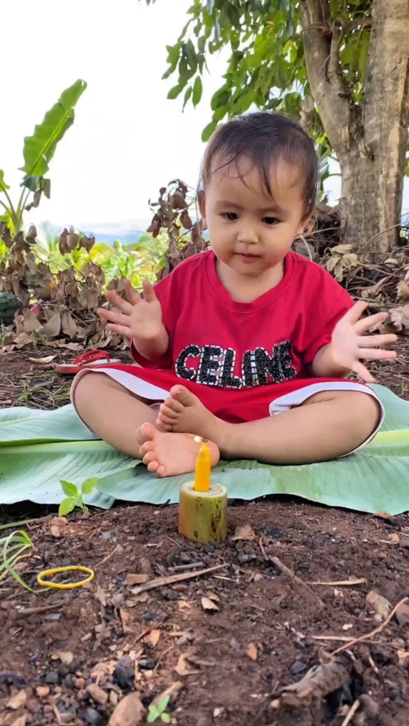 小女孩的生日蛋糕