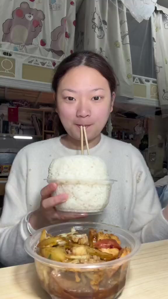 花菜 脆骨 鱼豆腐 鸭