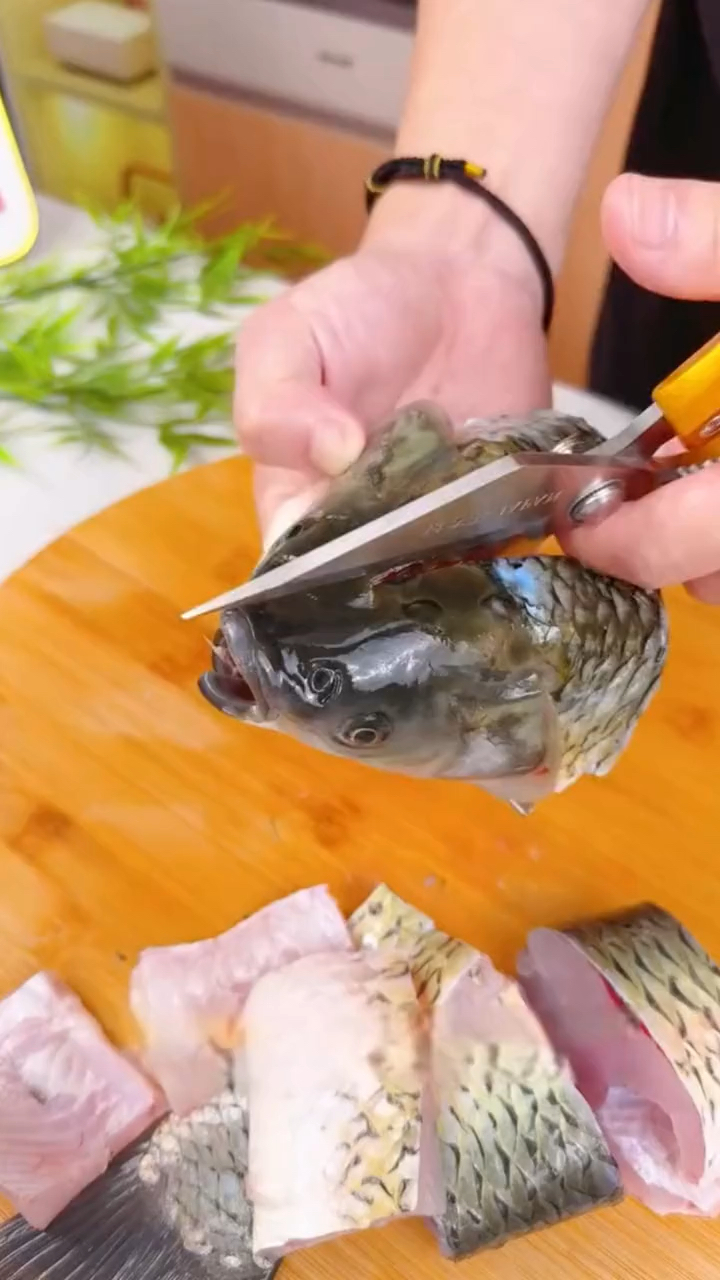 老婆把菜刀都扔了!这把鸡骨剪刀还能剪鸡鸭,剪骨不费力非常好用
