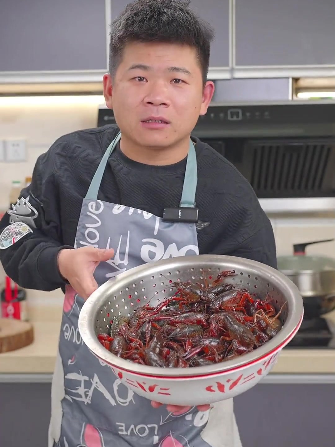 小龙虾的新吃法，一口一个嘎嘣脆，宵夜必备！