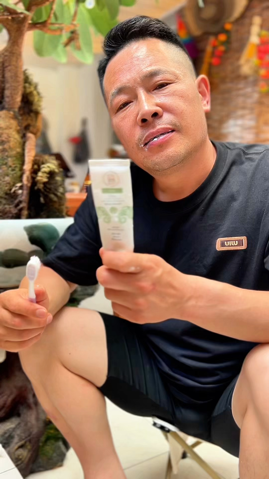 大部分婚姻看上去很幸福 实则都是装的 其实都是一地鸡毛