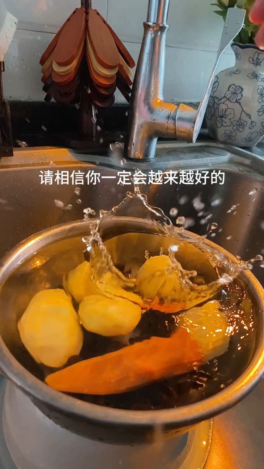 新年快乐刻字模具,过年做水果蔬菜造型,摆在餐桌氛围感拉满