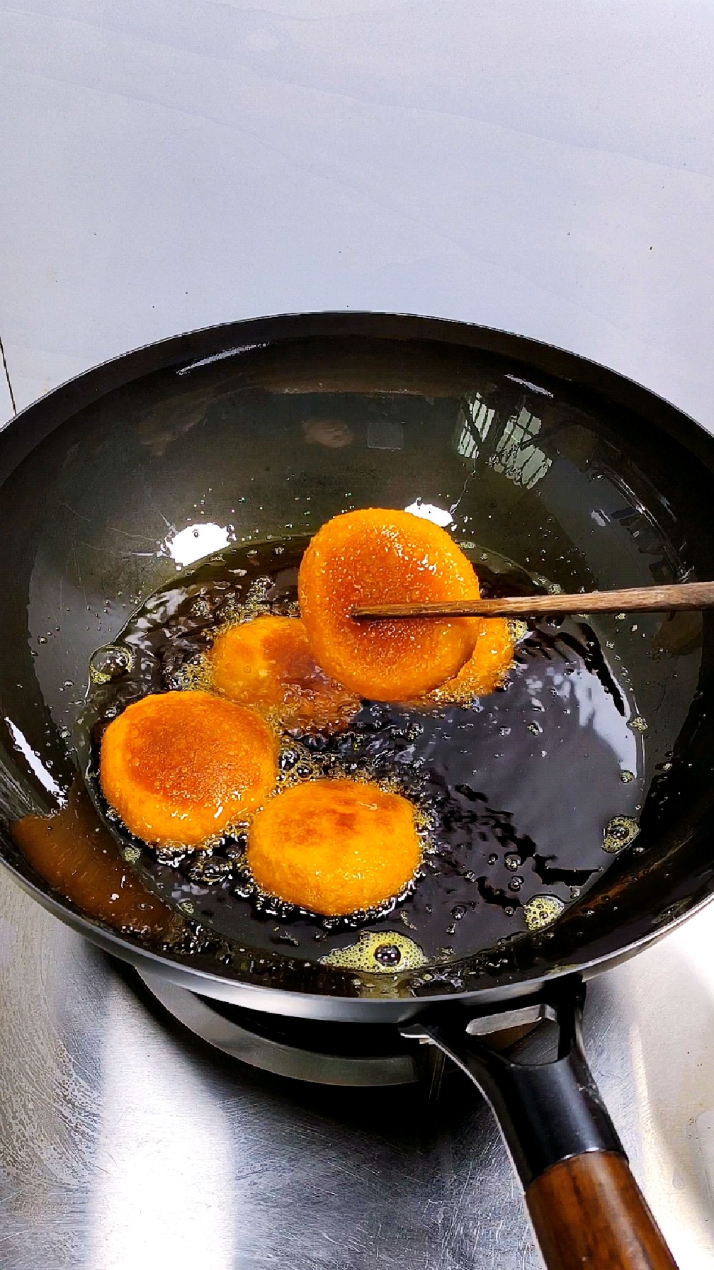 南瓜别只熬粥了,做成南瓜饼南瓜丸子,外脆里糯,超解馋