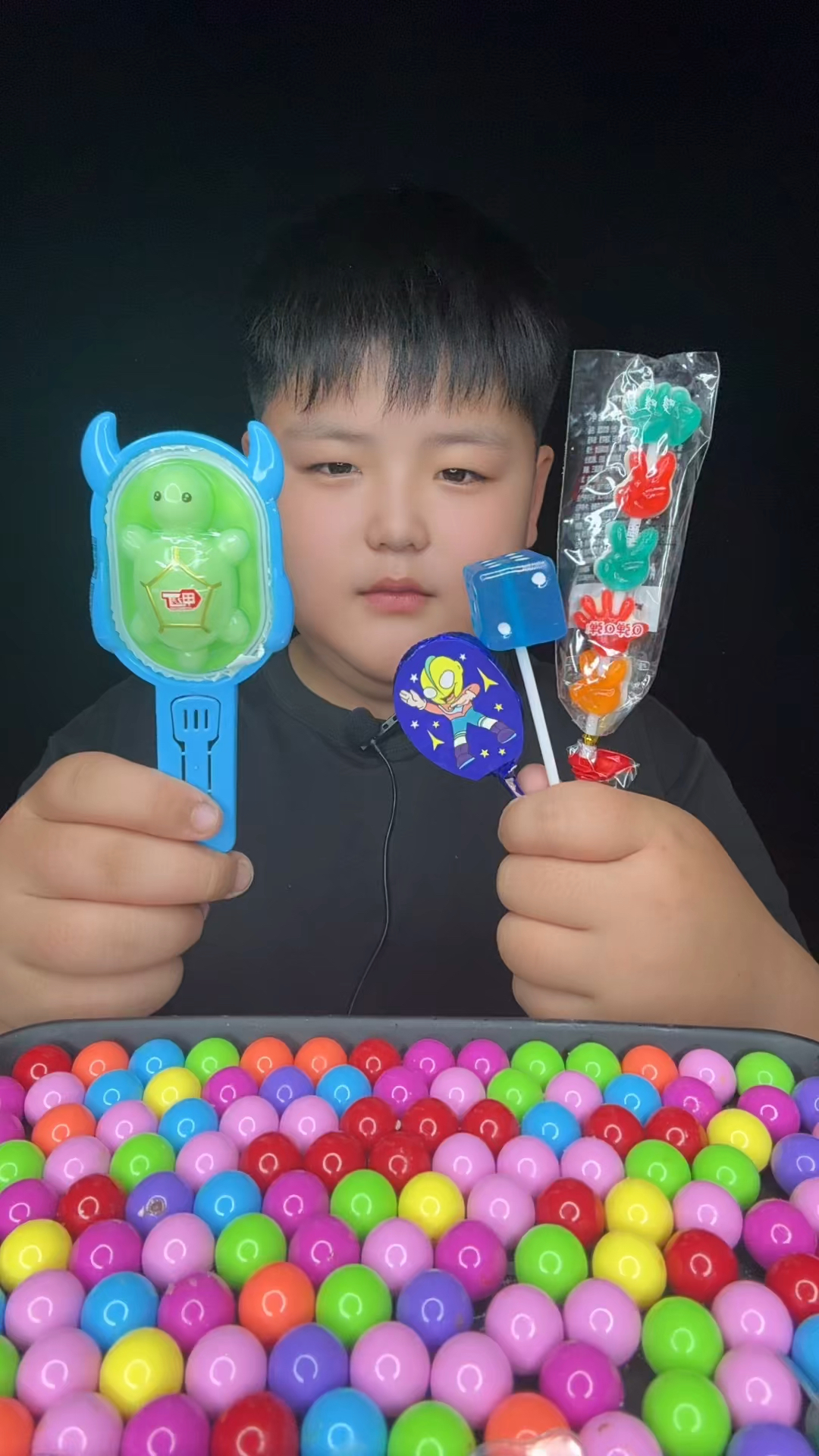 今天吃乌龟布丁  巧克力  剪刀石头布糖果