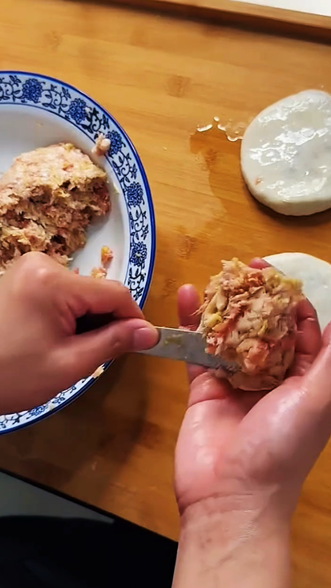 皮薄馅大的肉饼这么做才好吃