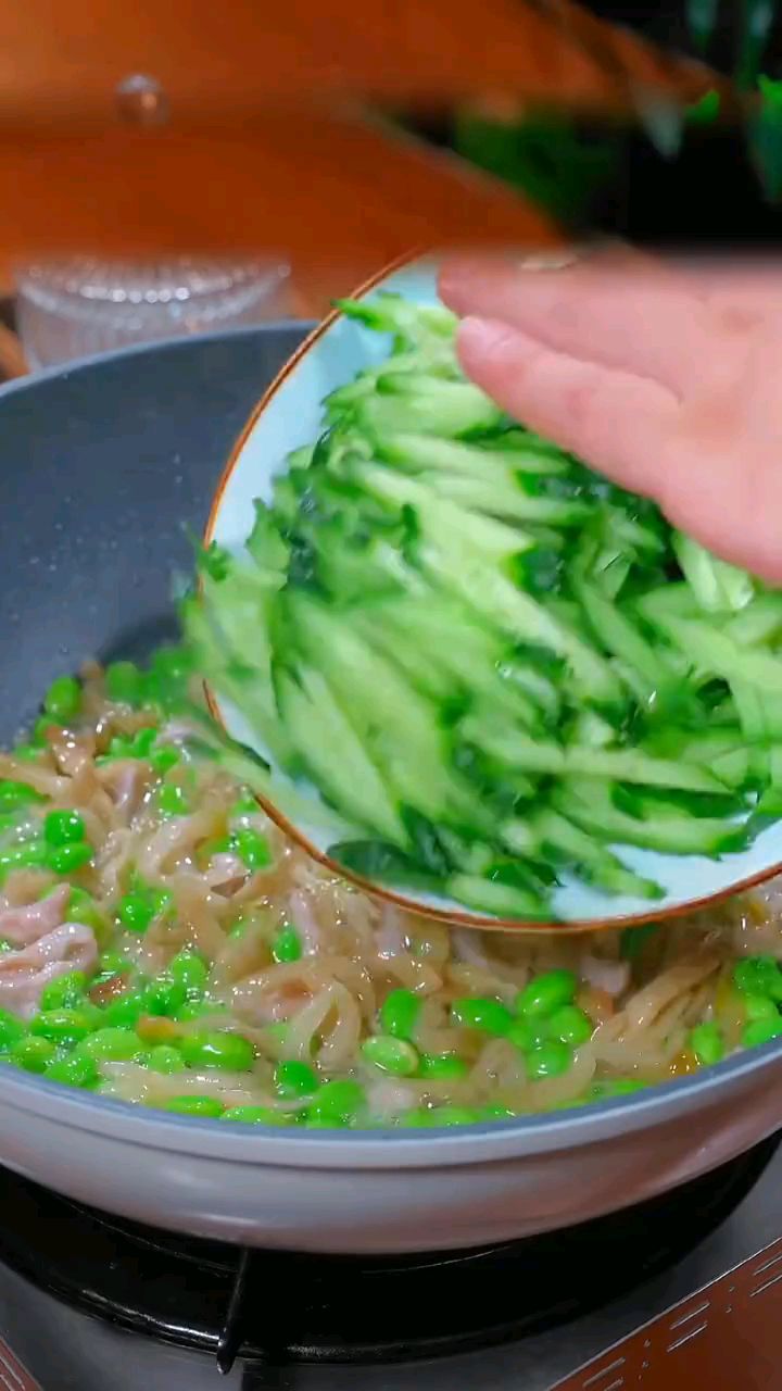 榨菜丝居然可以这样吃。