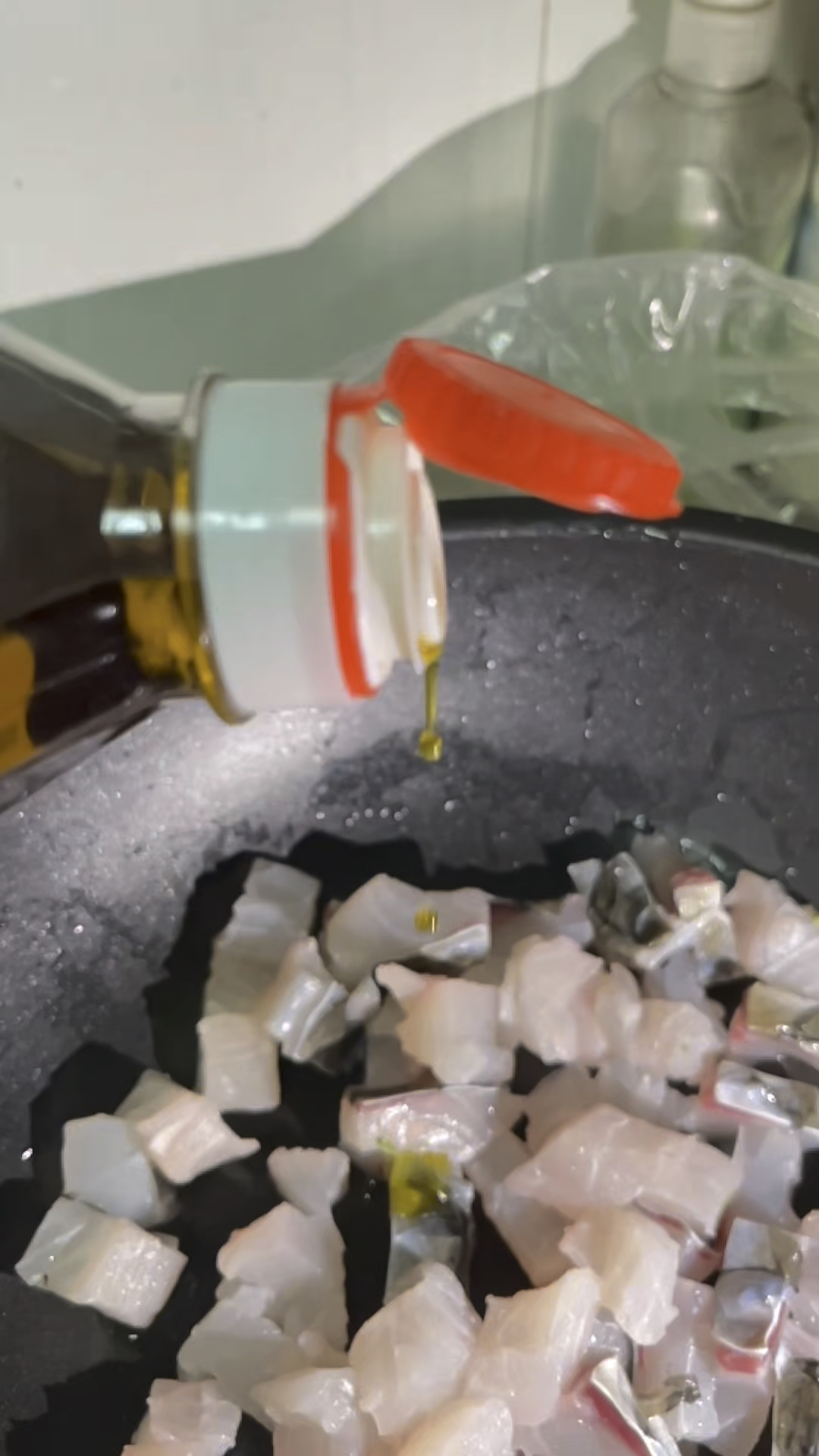 跟着视频来做菜,辣子酱鱼