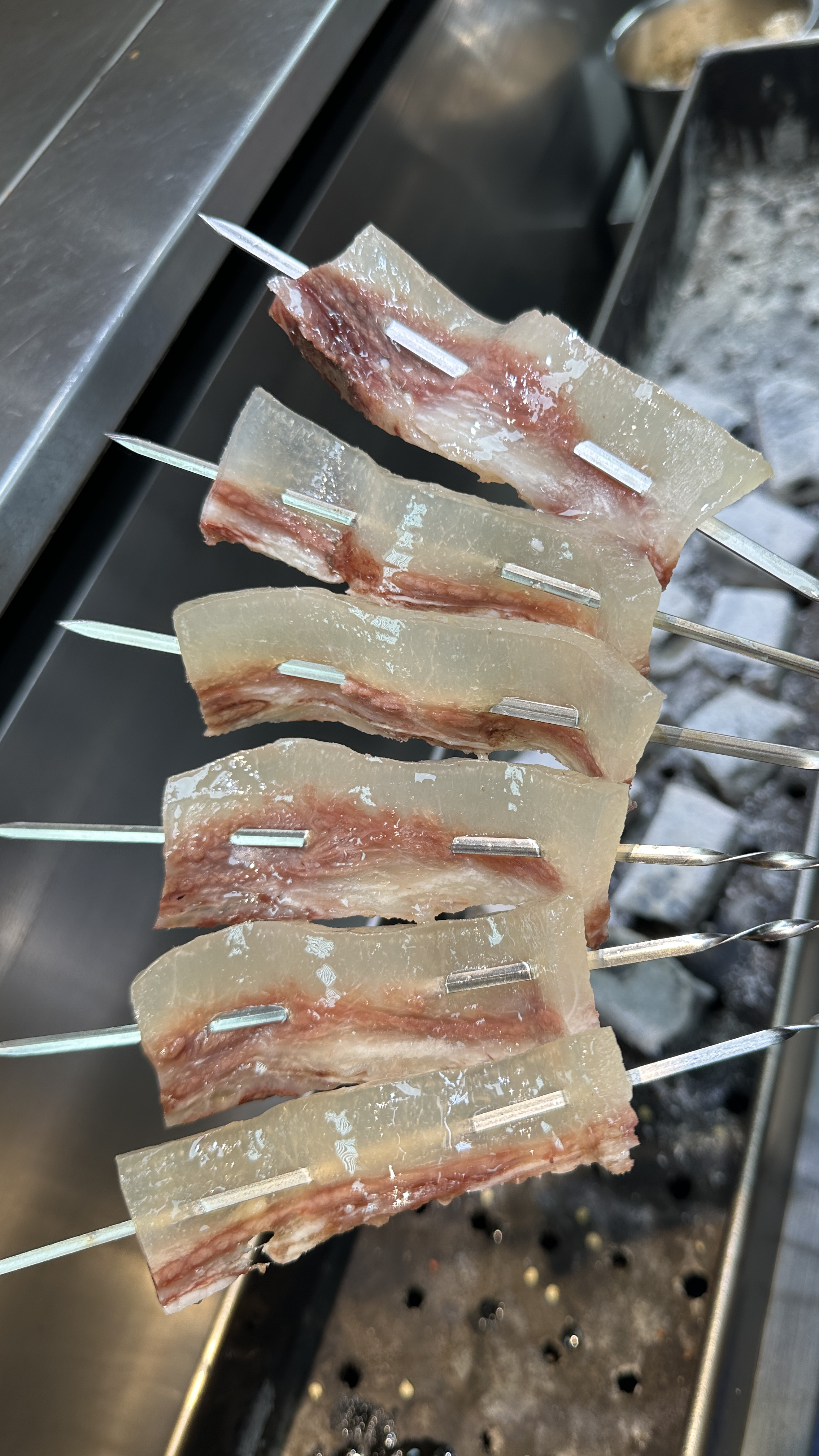特色炭烤香辣牛头皮