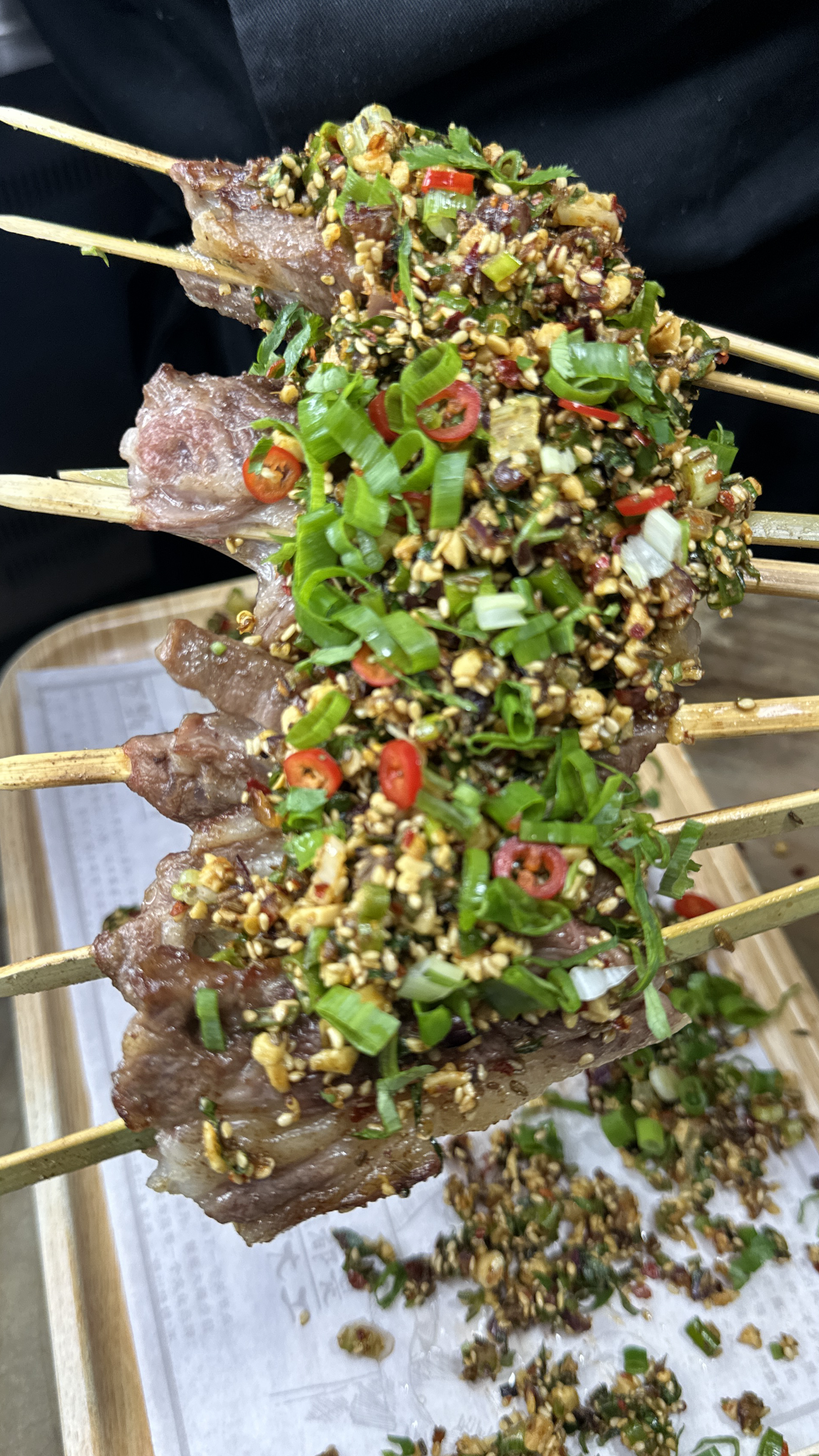 烧烤店的特色五香霸王羊肉