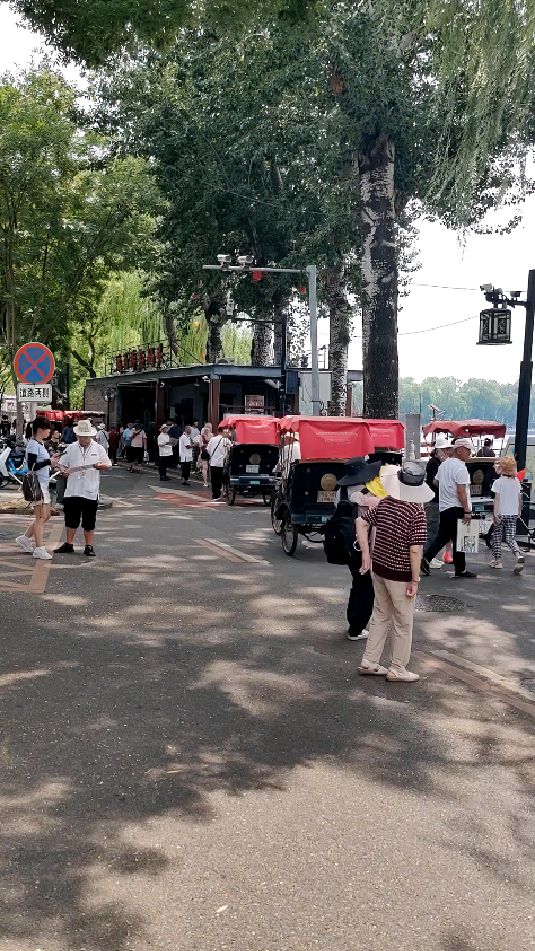 北京后海,黄包车队,规模不小