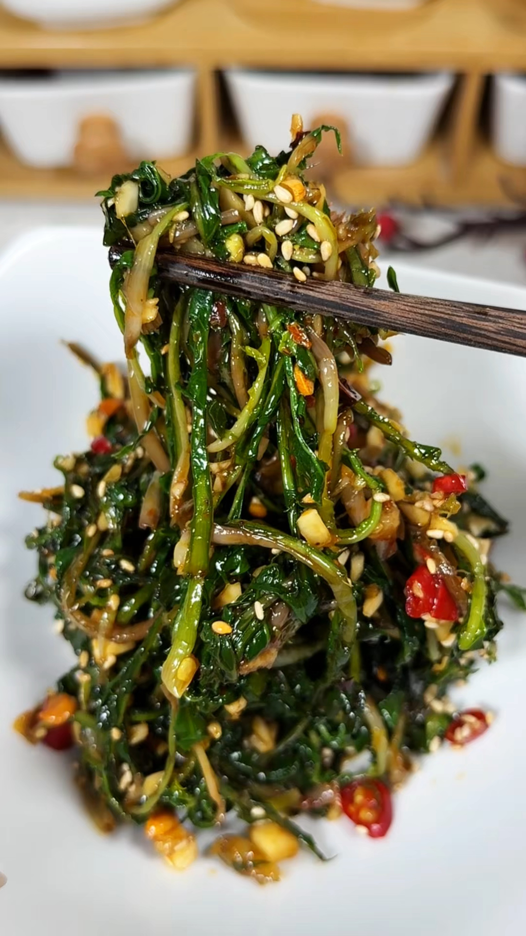 春天总要来场野菜寻鲜吧 尝尝这道凉拌蒲公英 营养健康又好吃