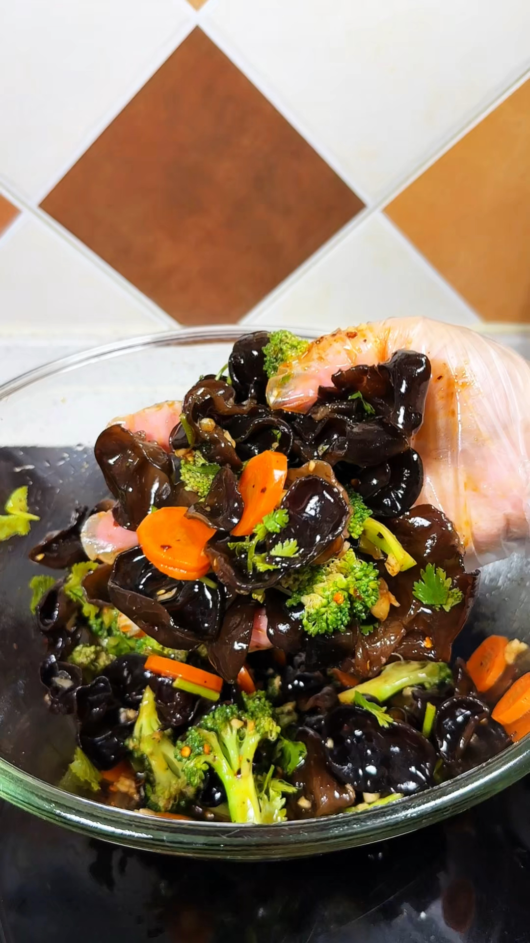 西兰花拌木耳 清脆爽口 管理期可以放心吃的凉拌菜#凉拌菜