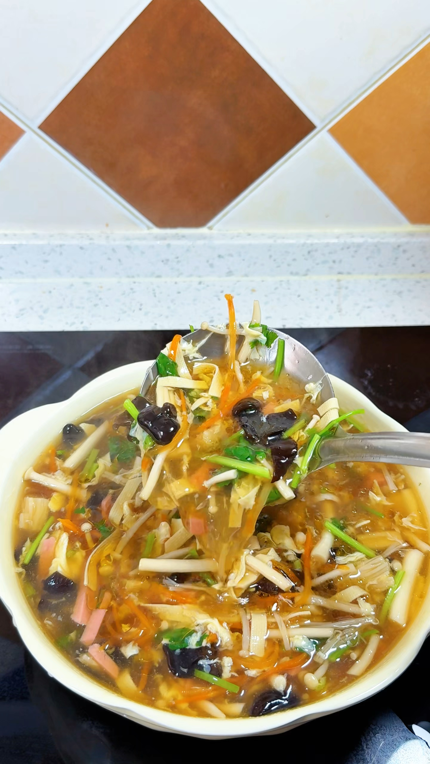 天冷了就适合喝点热乎的 像我这么做个素烩汤喝完暖心又暖胃