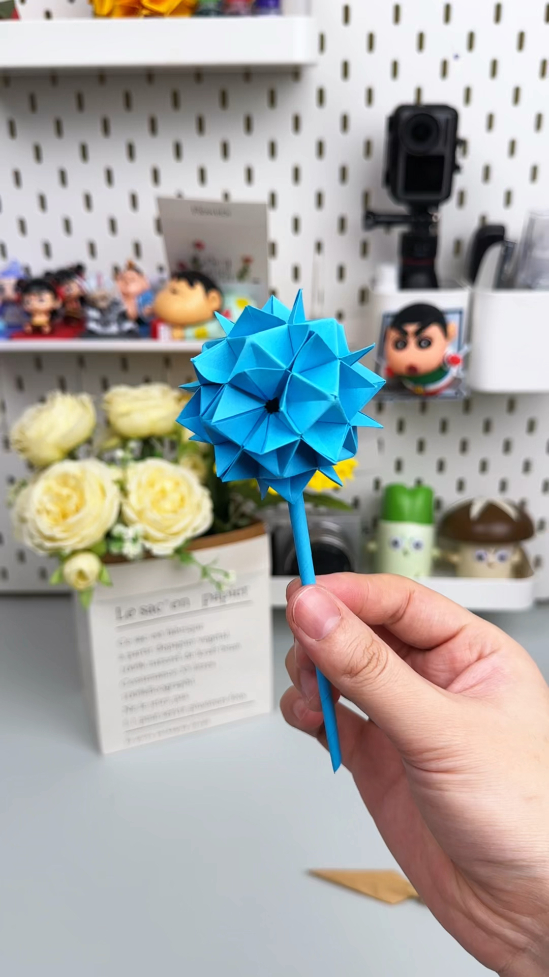 叫你用纸做哪吒中敖丙的武器,海盐棒棒糖!也叫盘龙冰锤