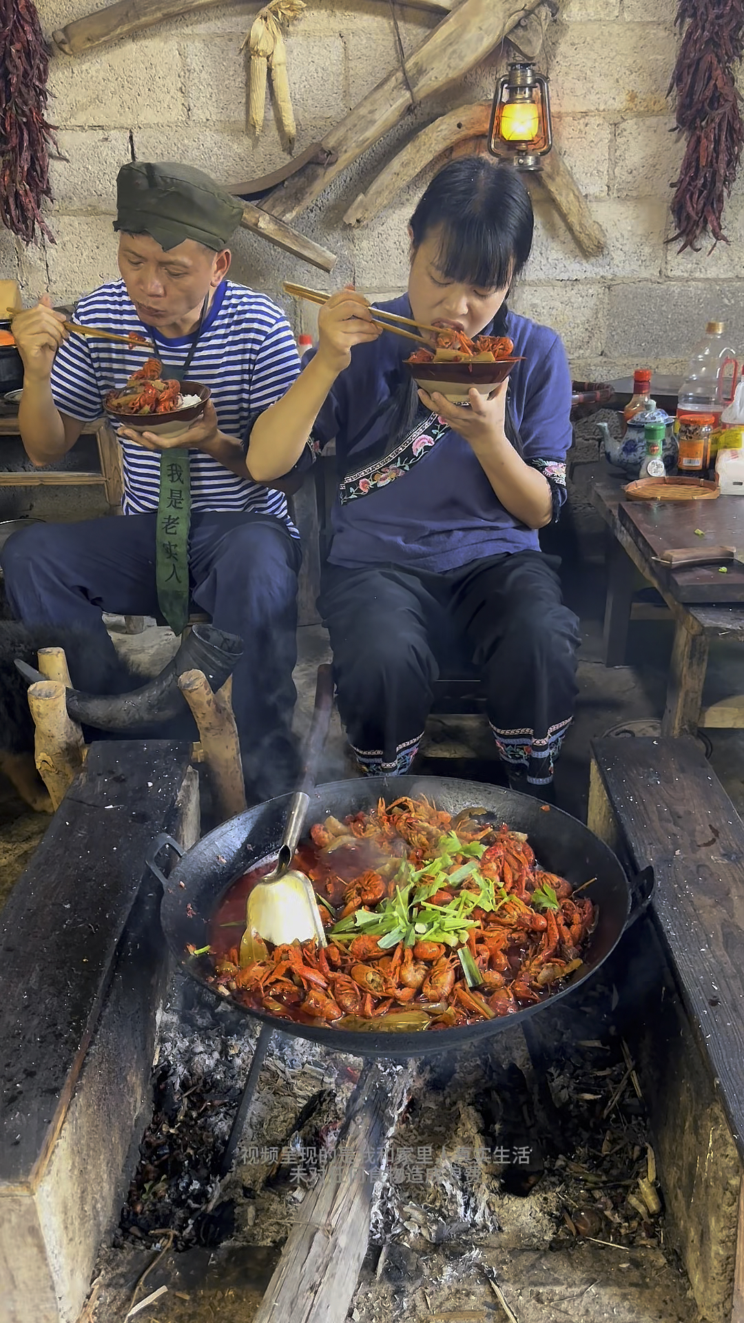 今天给老公做道香辣小龙虾,他说太香太好吃了。