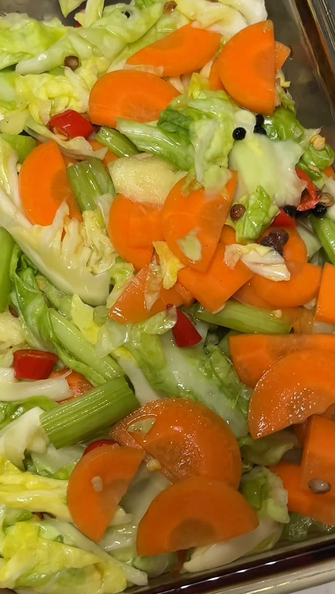 五块钱就能做一大盒咸菜,制作方法也很简单,学会再也不买咸菜了