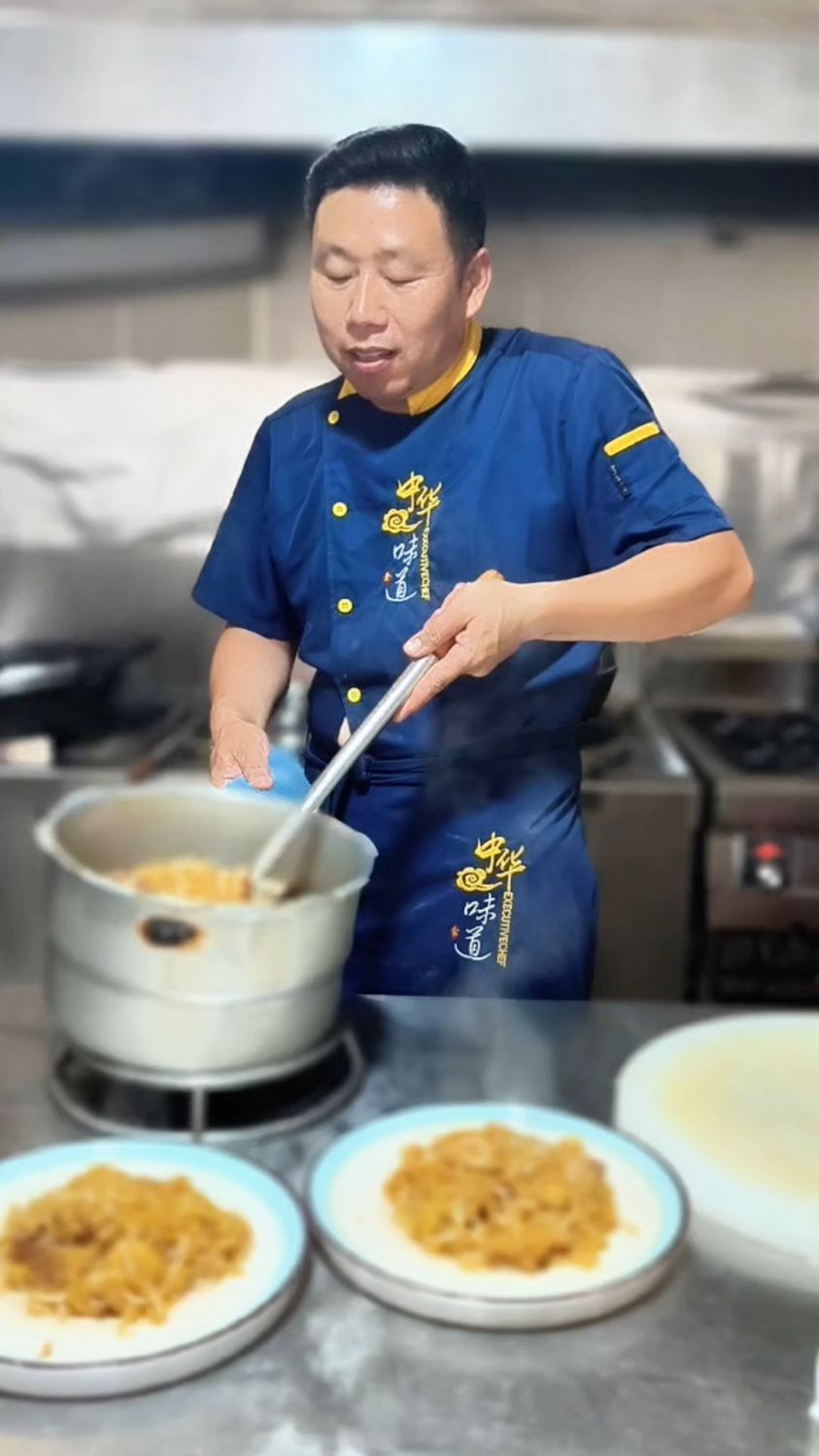 这道「巴盟烩菜」简直是舌尖上的内蒙古！香气四溢，味道浓郁